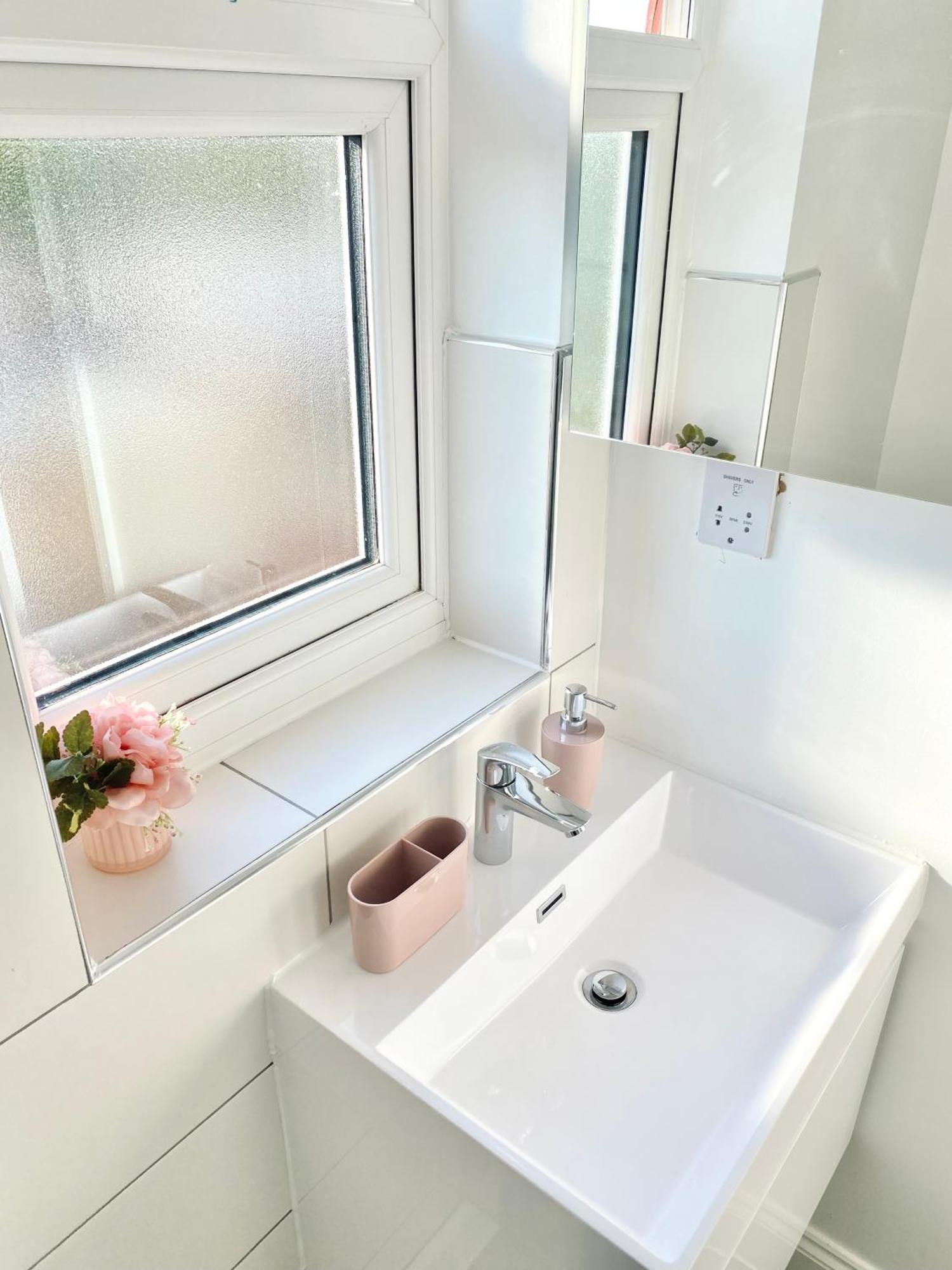 Bright Studio Loft 30Min To Central London Ngoại thất bức ảnh